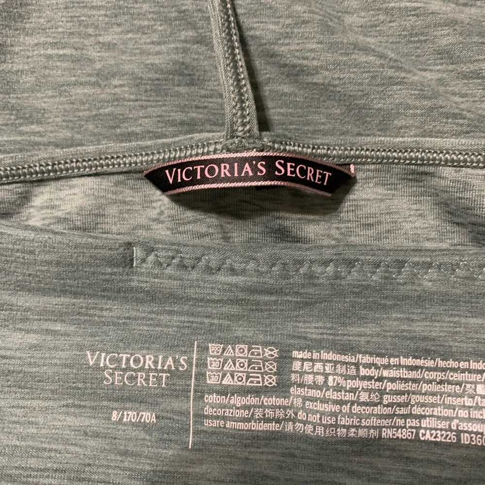 Victory Secret Two Piece Athletic Set. Size Small - Picture 6 of 11